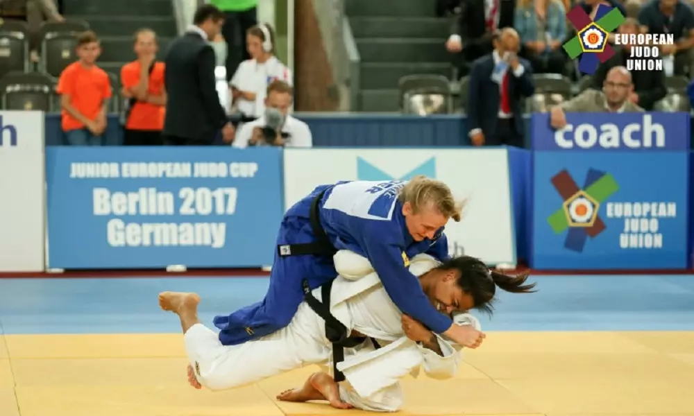 Ellen Santana luta por medalha de bronze no 3º dia do Mundial .