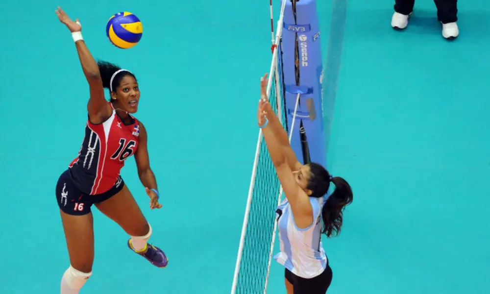 Rio de Janeiro contrata Yonkaira Pena of Dominican Republic spikes againt Argentina_ 02