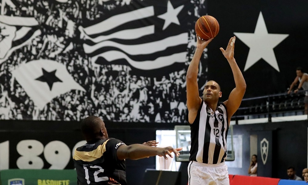 De virada, Botafogo supera Campo Mourão em casa