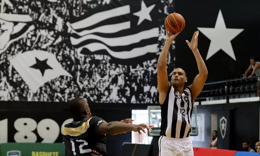 De virada, Botafogo supera Campo Mourão em casa