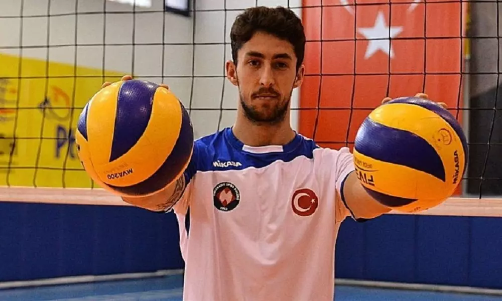 Lucas Lóh traça objetivo na Champions: "Chegar entre os primeiros"