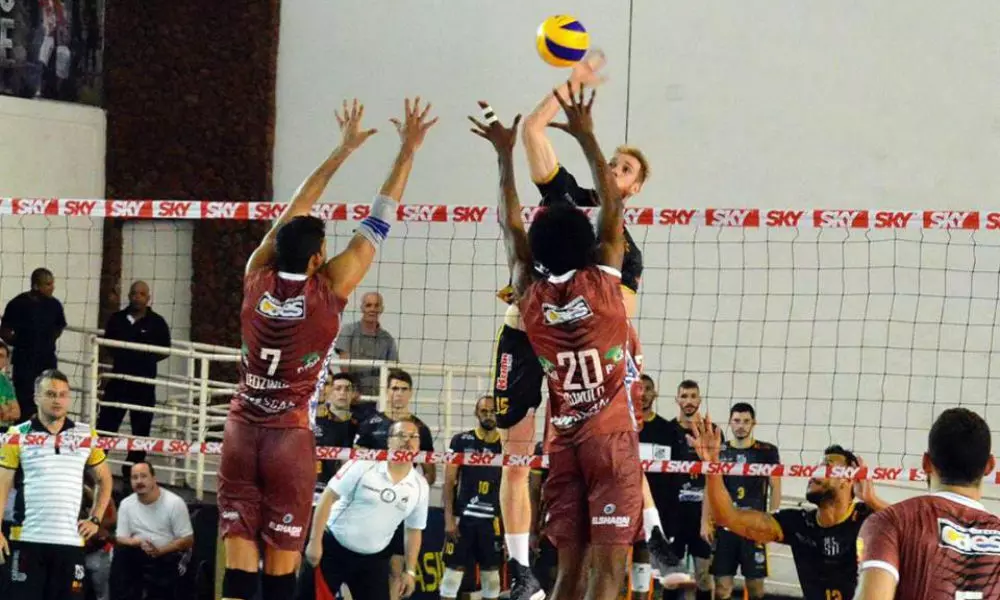 Ponta Grossa enfrenta o América-MG pela Superliga