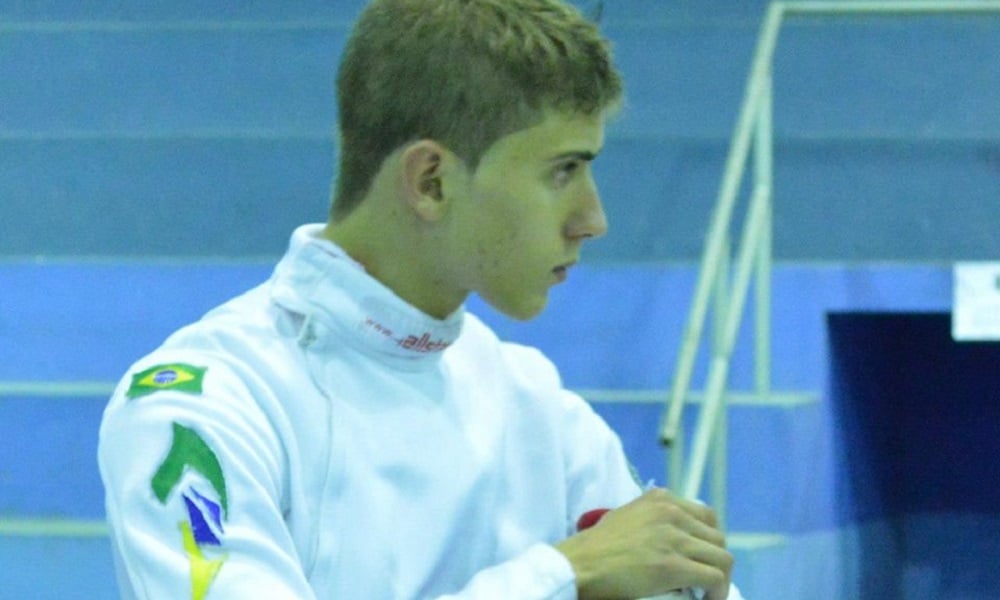 Alexandre Camargo cai na fase de 64 da etapa de Heidenheimer