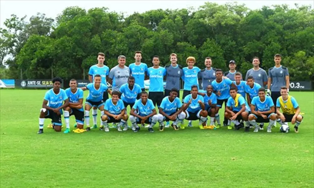 Grêmio vence Bragantino e assume liderança do Grupo 30 na Copinha