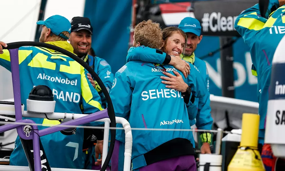 Martine Grael consegue primeiro pódio na Volvo Ocean Race