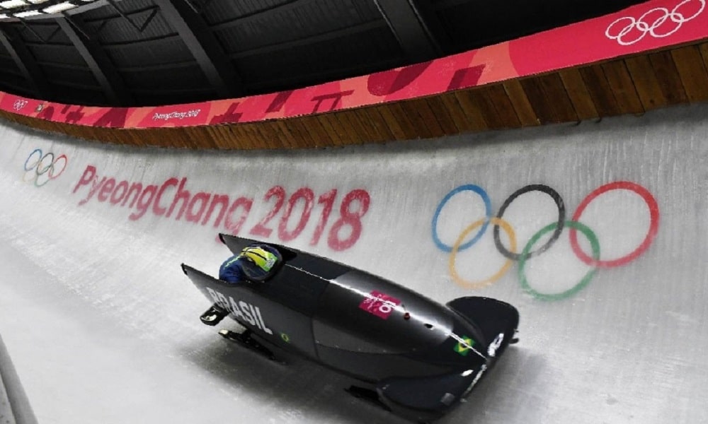 Bobsled se prepara para chegar à bateria final do 4-man