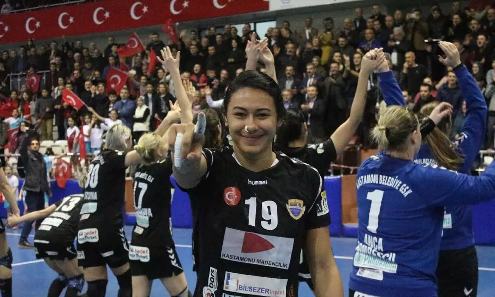 Time de Elaine Gomes se classifica na EHF Cup com melhor campanha