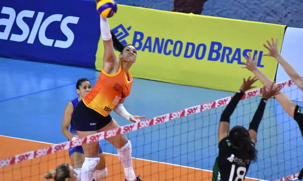 Tandara não concorda com Tiffany na Superliga e diz: "é fisiologia"