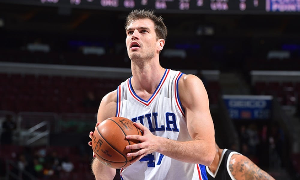 Aos 33 anos, Tiago Splitter anuncia aposentadoria