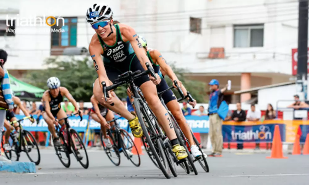 Vittória Lopes ficou em 17° lugar na etapa de Sunderland da World Series de triatlo (Divulgação)