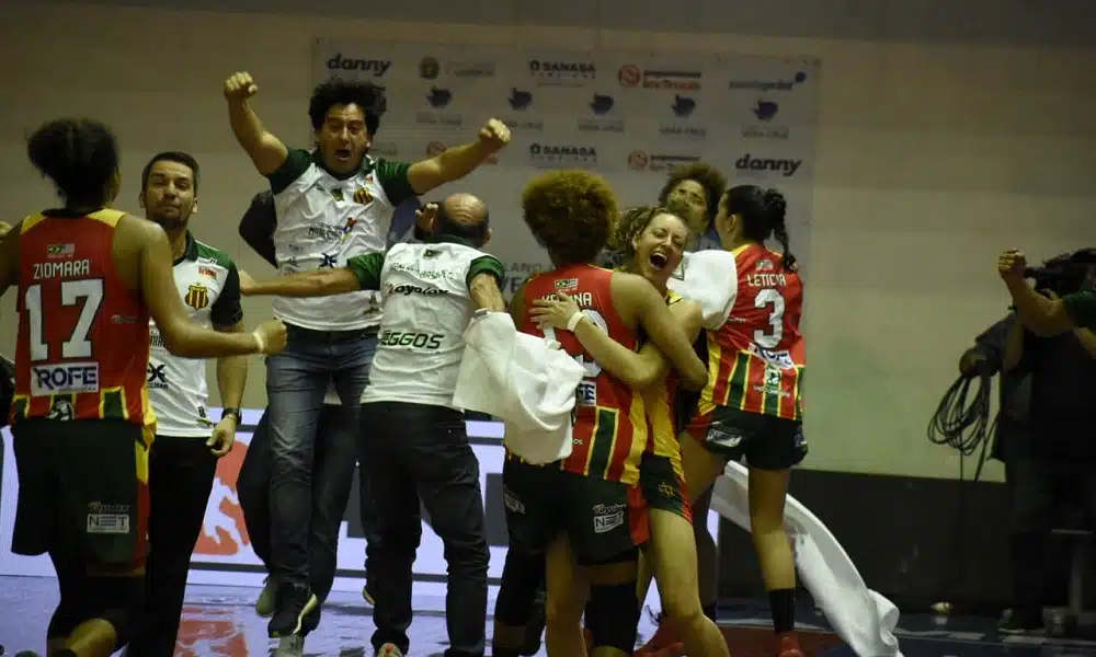 Sampaio Basquete vence Campinas e sai em vantagem na final