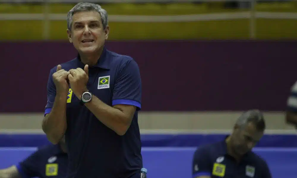 José Roberto Guimarães, técnico da seleção feminina de vôlei