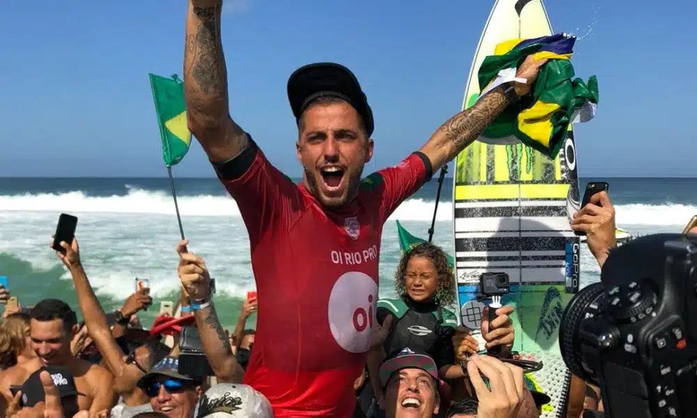Filipe Toledo - Filipinho - apoia decisão da WSL de adiar etapa de Saquarema