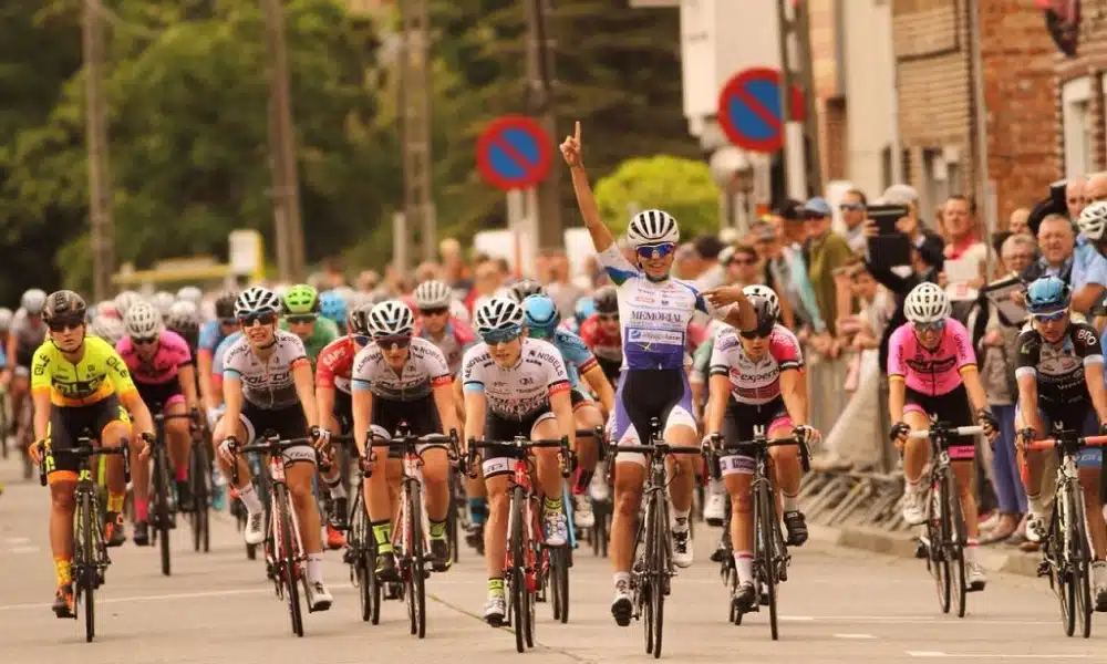 Camila Coelho é campeã do GP Erembodegem na Bélgica