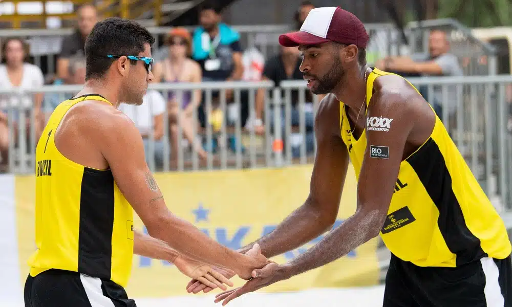 Evandro/Vitor Felipe vão direto às oitavas em Ostrava
