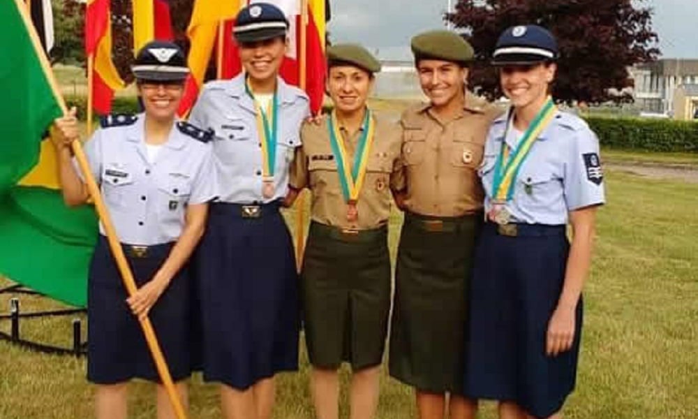 Vittória Lopes conquista prata no Mundial Militar de Triatlo