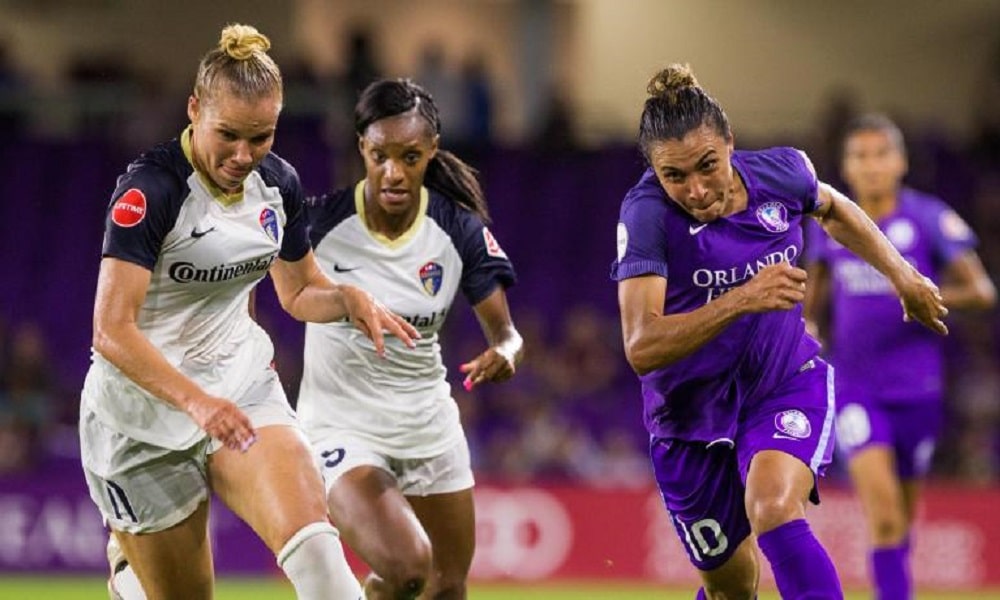 Com gol de Debinha, North Carolina vence Orlando Pride