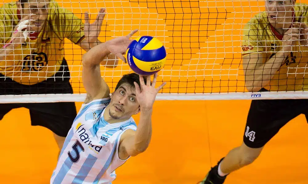 Levantador Nicolás Uriarte projeta boa temporada no Taubaté