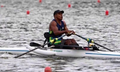 Renê Pereira se classifica à semifinal no Mundial de Remo