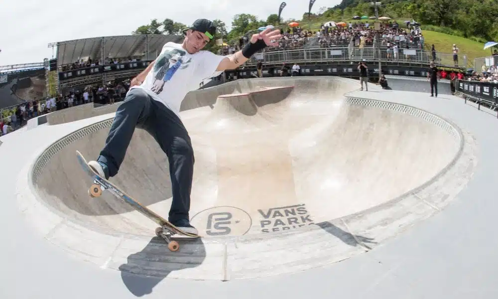 Brasileiros vão à semifinal masculina no Vans Park Series