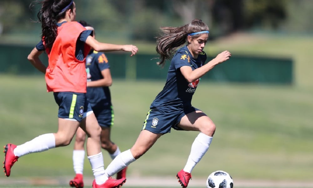 Seleção brasileira feminina Sub-17 enfrenta Camarões