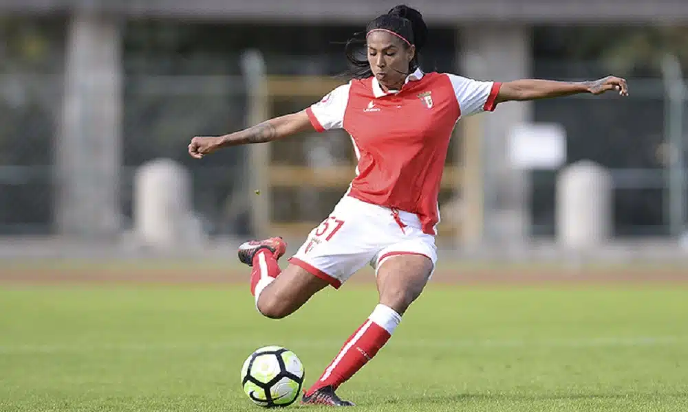 Jana Queiroz sonha com a Champions: "Meu futuro é ficar aqui"