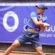 Em jogo de 3 sets, Pedro Sakamoto vence e avança às quartas