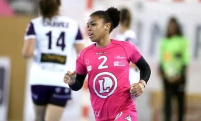 Bruna de Paula pelo Fleury Loiret no francês de handebol