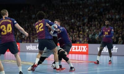 Thiagus Petrus em ação pelo Barcelona