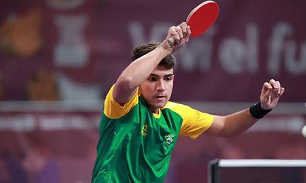 Guilherme Teodoro do tênis de mesa