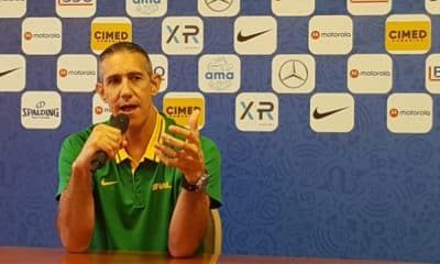 José Neto, técnico da seleção brasileira de basquete feminino