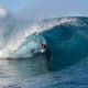 Kelly Slater em Teahupoo 2014, vice de Gabriel Medina