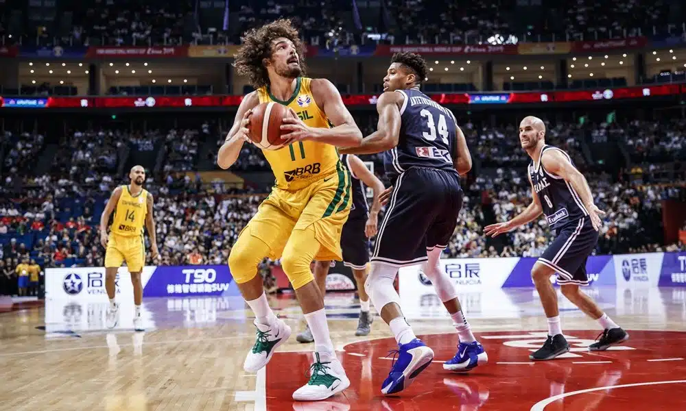 Anderson Varejão Que sufoco! Brasil bate a Grécia no fim e avança no Mundial 2