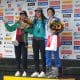 Ana Sátila no pódio da etapa de Praga da Copa do Mundo de Canoagem Slalom
