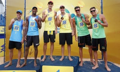 Pódio de Vila Velha, no circuito brasileiro de vôlei de praia