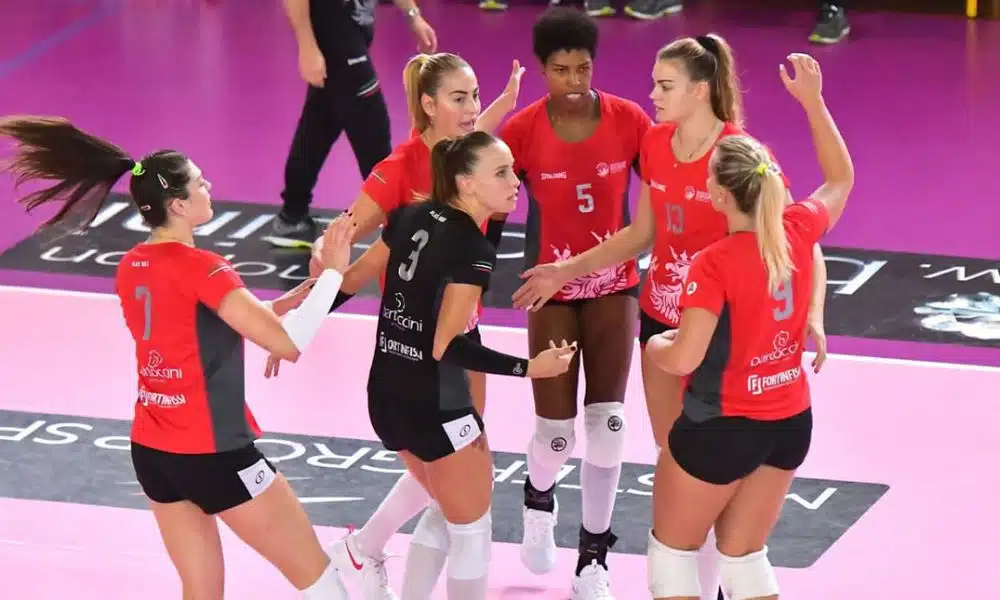 Rosamaria brilha, Gabi líder e Samara melhor sob Mari