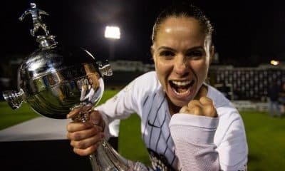 Erika zagueira do Corinthians