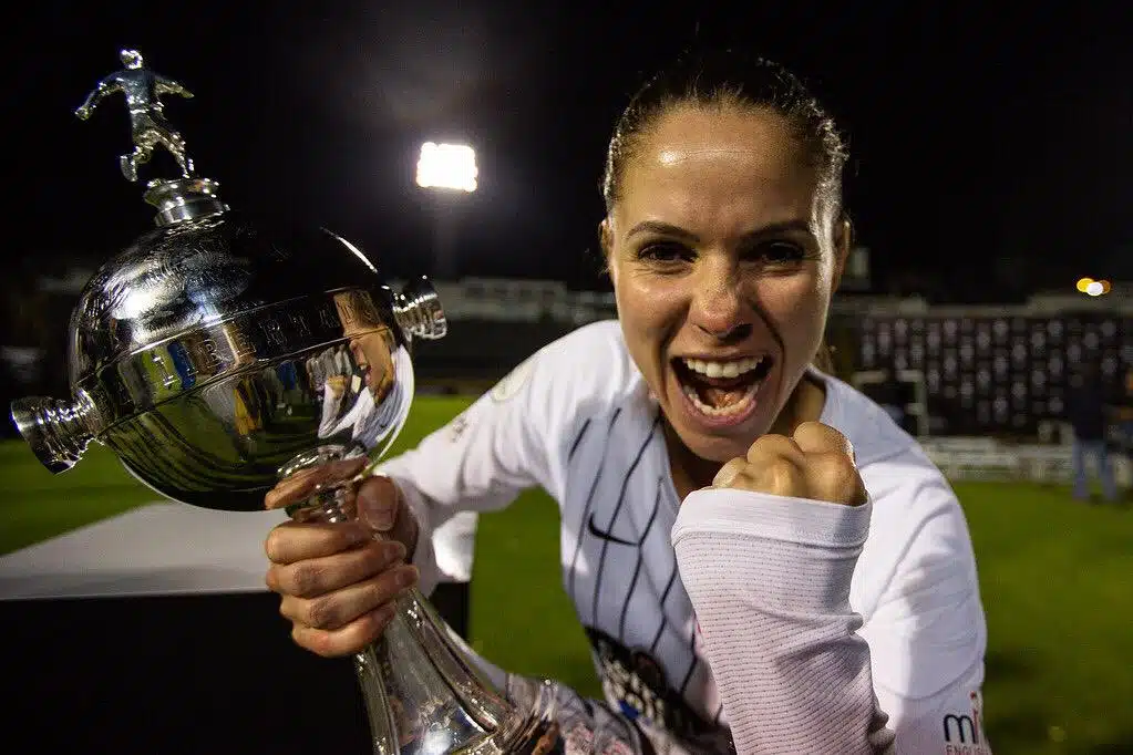 Erika zagueira do Corinthians