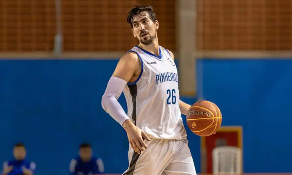 Betinho, do Pinheiros, no NBB
