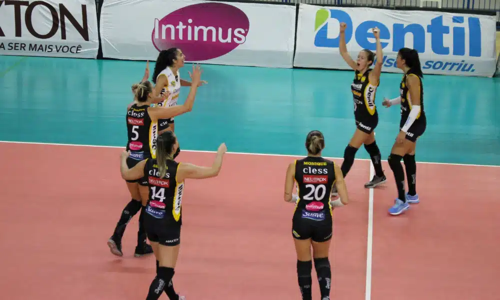 Praia Clube x Minas- Sul-Americano de clubes de vôlei feminino