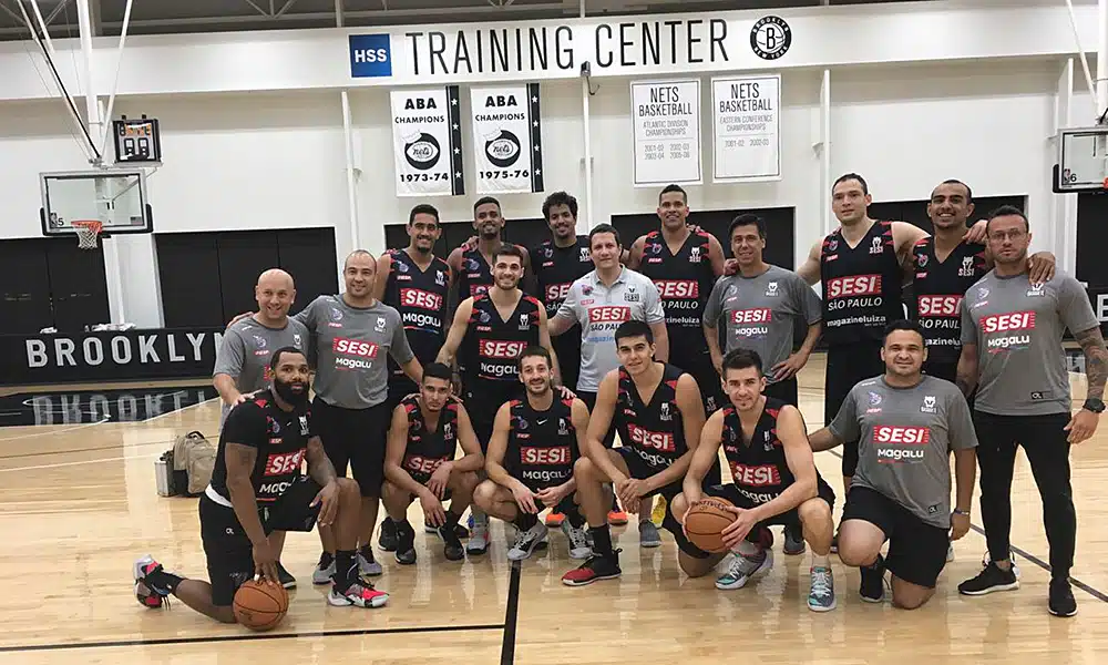 Franca Basquete antes do jogo contra o Brooklin Nets