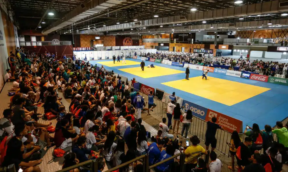 Apoio incondicional, união, tristeza e alegria na arquibancada - Jogos da Juventude Blumenau