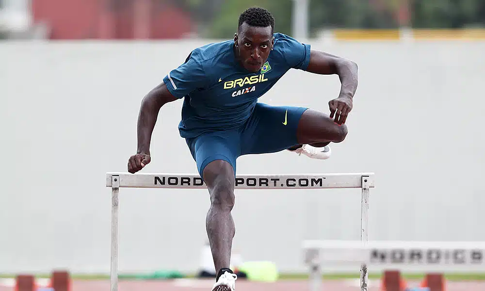 Gabriel Constantino, do atletismo nos 100m com barreiras