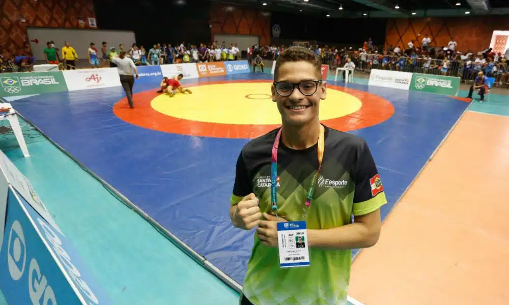 Catarinense emagrece mais de 50kg para participar da competição
