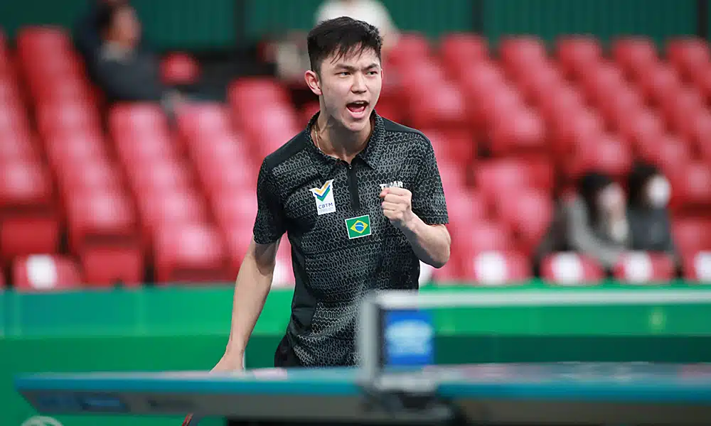 Vitor Ishiy, na Copa do Mundo por Equipes de tênis de mesa em Tóquio