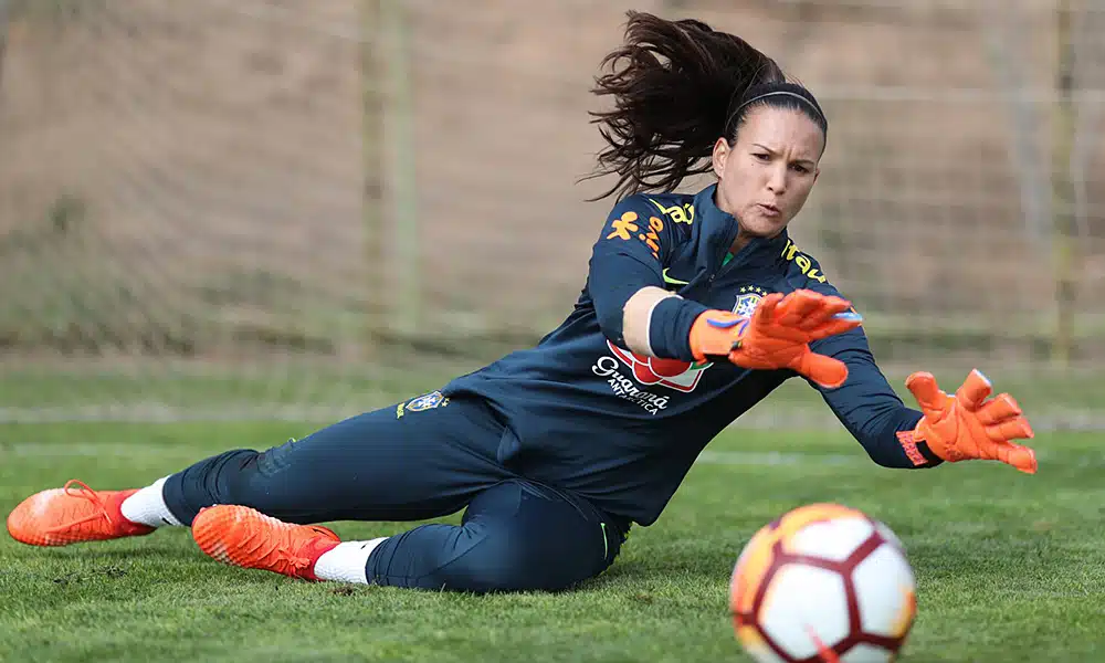 Aline, goleira do tenerife e da seleção brasileira de futebol feminino