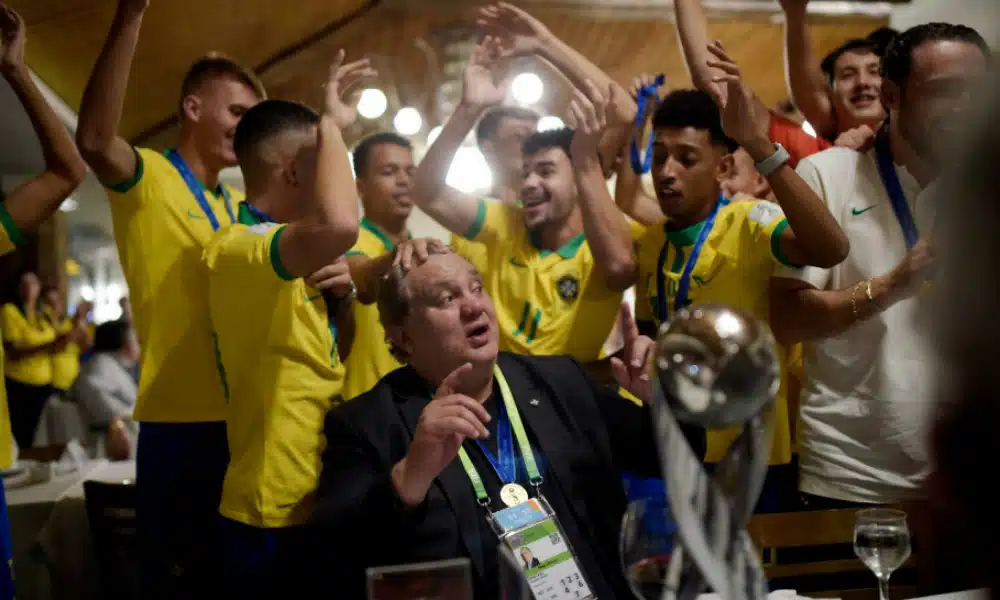 Tetra do Sub-17 marca 1º ano de Branco à frente da base da CBF