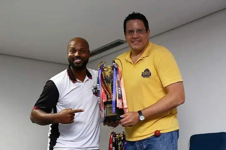 São Paulo DC recede taça da Liga ANB3x3