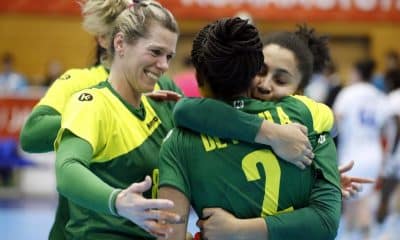 Seleção brasileira contra a França pelo Mundial de Handebol Feminino