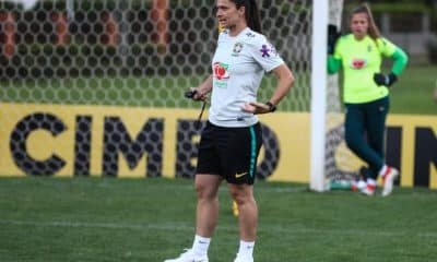 A técnica Simone Jatobá anunciou, nesta quinta-feira (12), as 26 atletas convocadas para período de treinamentos com a Seleção Feminina Sub-17. As jogadoras participarão de treinos na Granja Comary, em Teresópolis (RJ), entre os dias 16 a 22 de dezembro.
